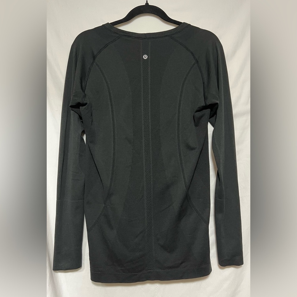 Lululemon Black Swiftly Tech Long Sleeve Crew Thumb Holes Run Yoga Activewear - Picture 9 of 12